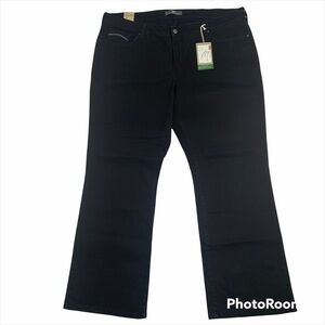 NWT Levi’s 512 Perfectly Shaping Bootcut Black Womens Jeans